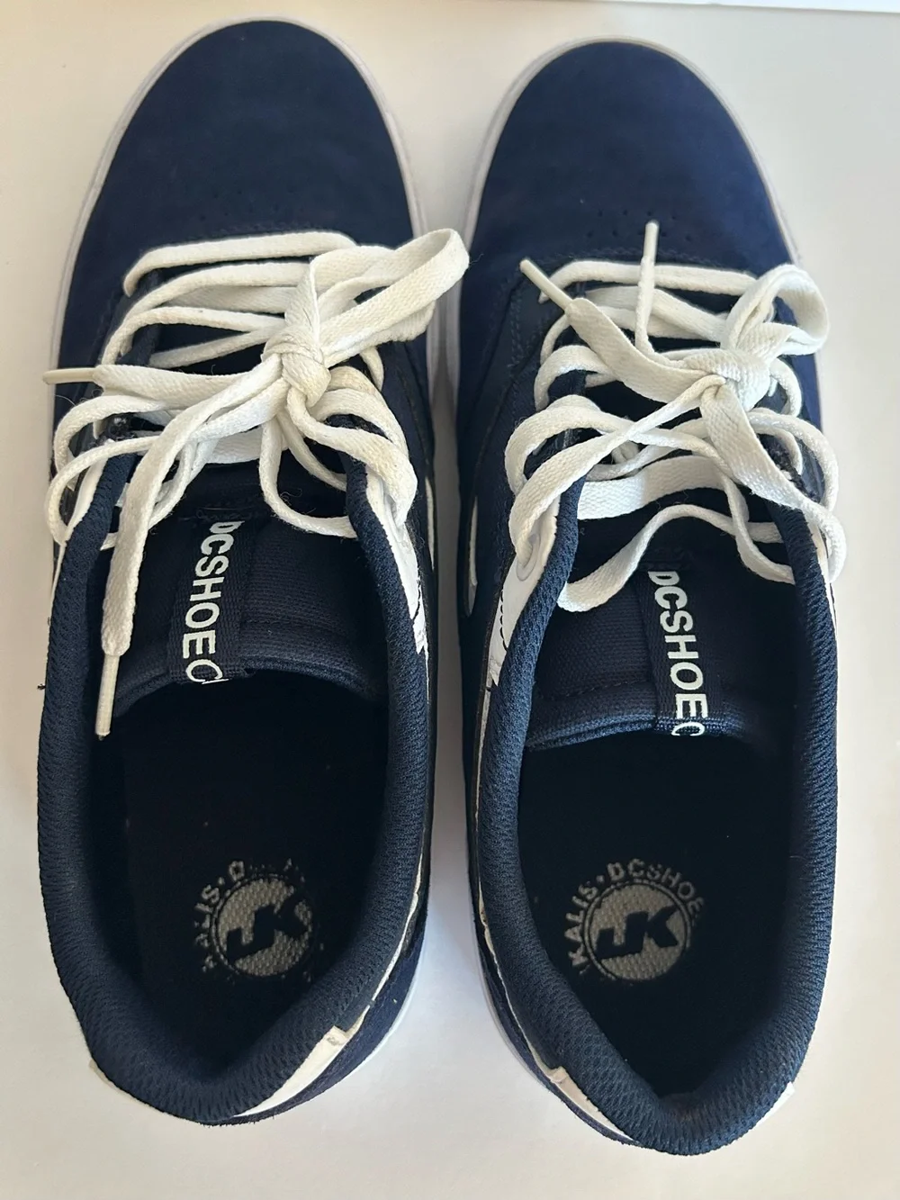 DC Kalis Vulc S Navy and White Low-Top Skate Sneakers